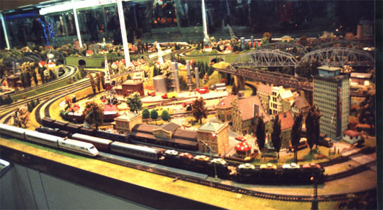 hbfeisenbahn.jpg (107065 bytes)